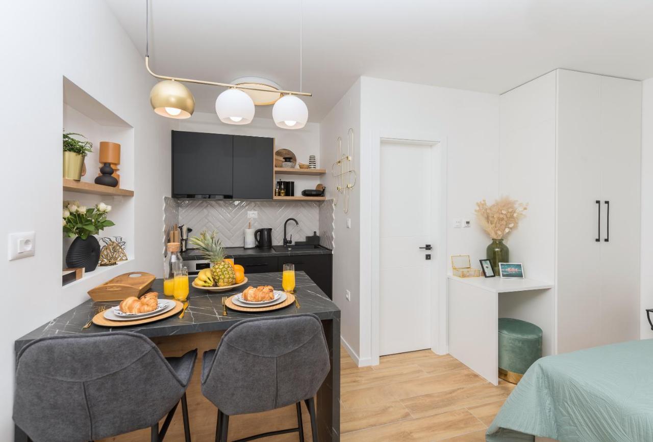 Bianco, Near Beach, Free Parking, Wi-fi Apartma